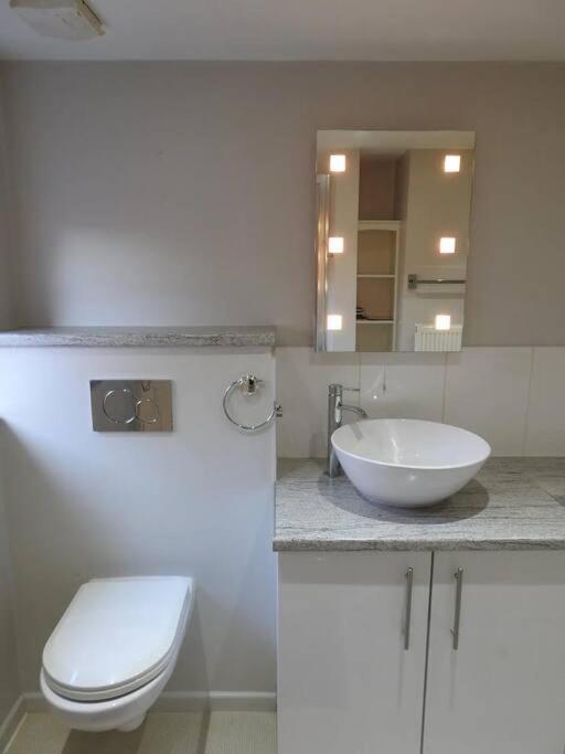 Self Contained - Own Entrance Apartment High Wycombe Luaran gambar