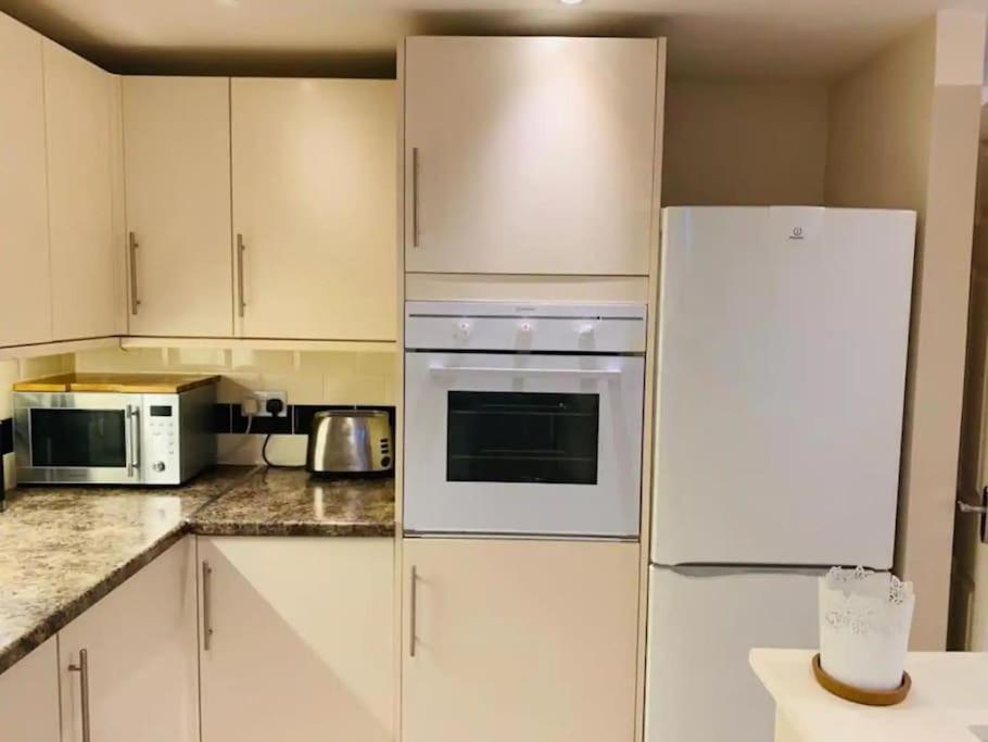 Self Contained - Own Entrance Apartment High Wycombe Luaran gambar